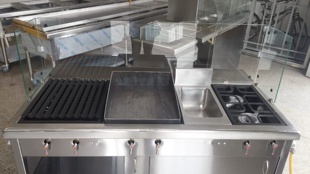 Carro de comidas rápidas personalizado en acero inoxidable en Bogotá