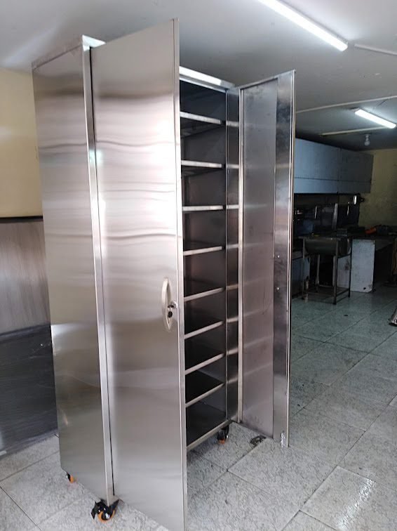 Gabinete armario en acero inoxidable para negocios gastronómicos en Bogotá