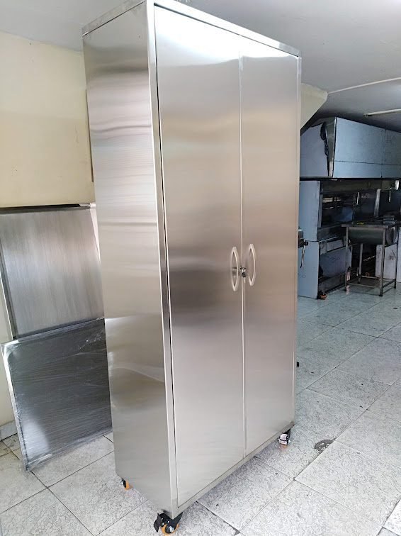 Gabinete armario en acero inoxidable fabricado en Bogotá
